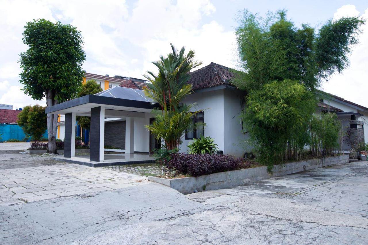 Oyo 3207 Hotel Gracia Bandar Lampung Extérieur photo